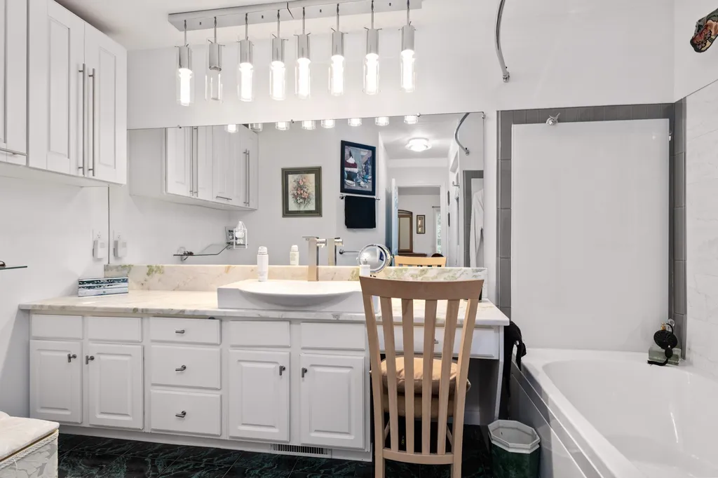15 Meadowood Drive Exeter NH 03833