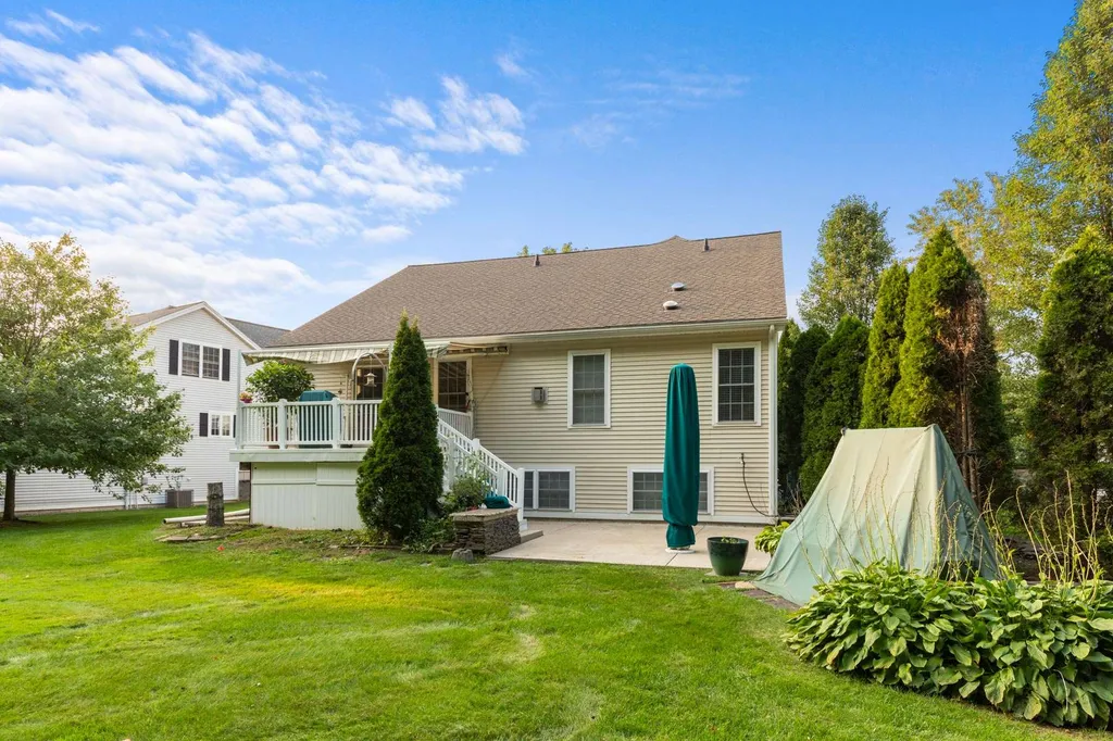 15 Meadowood Drive Exeter NH 03833