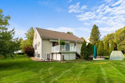 15 Meadowood Drive Exeter NH 03833