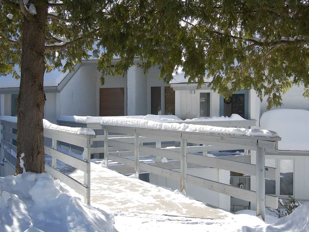 87 Bridges Resort Road Warren VT 05674