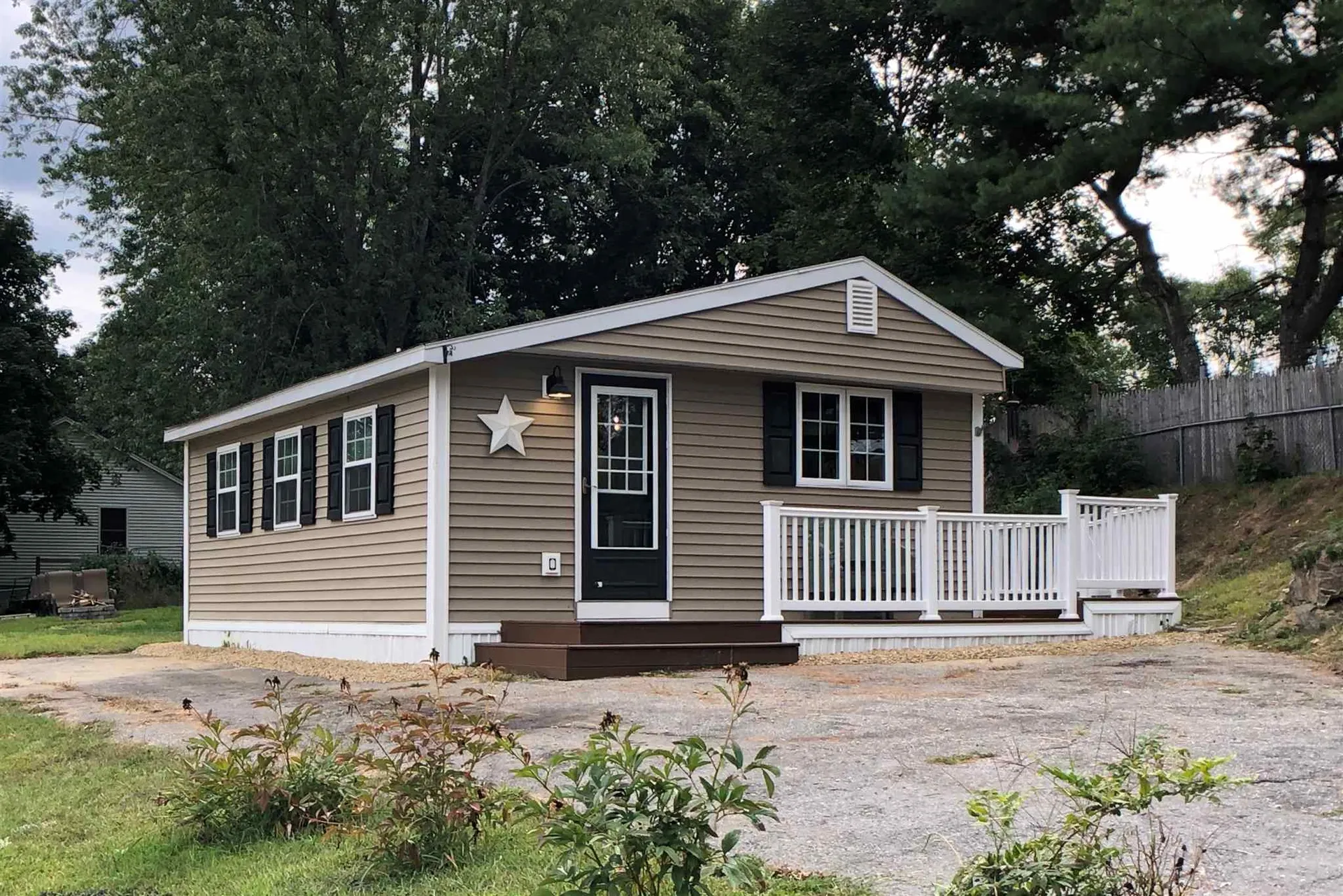 8 Mildred Avenue Raymond NH 03077