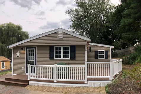 8 Mildred Avenue Raymond NH 03077