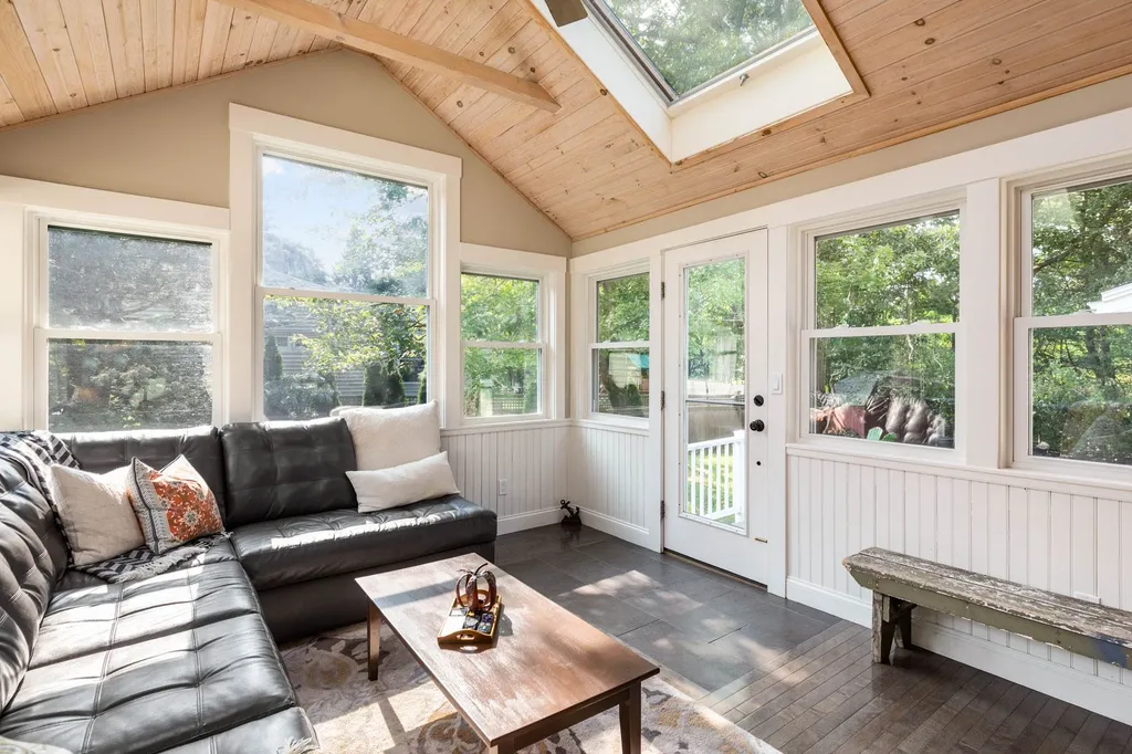 19 Clover Street Exeter NH 03833