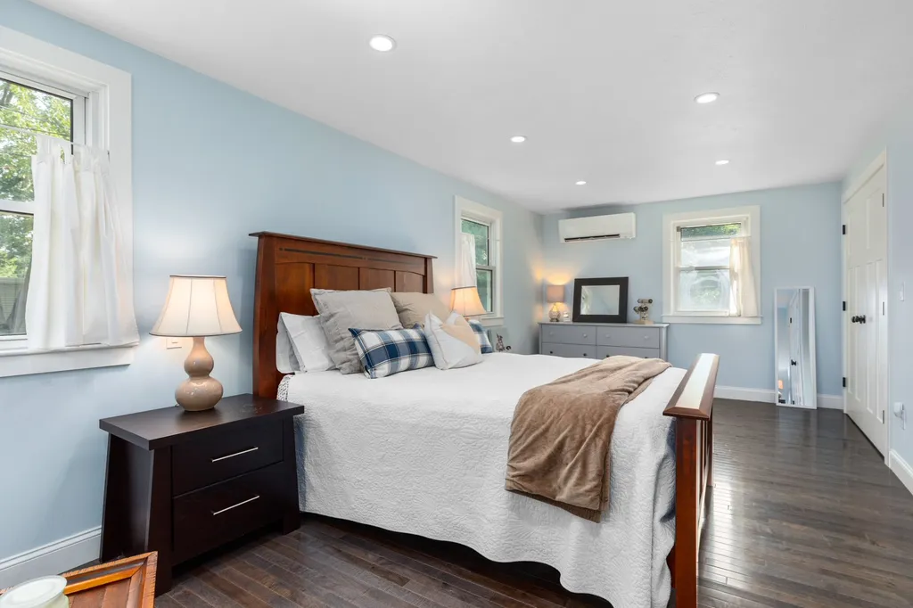 19 Clover Street Exeter NH 03833