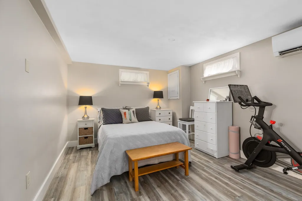 19 Clover Street Exeter NH 03833