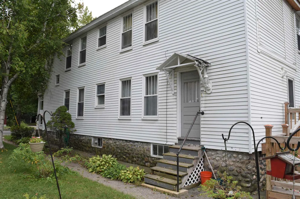 882 Beech Street Manchester NH 03104