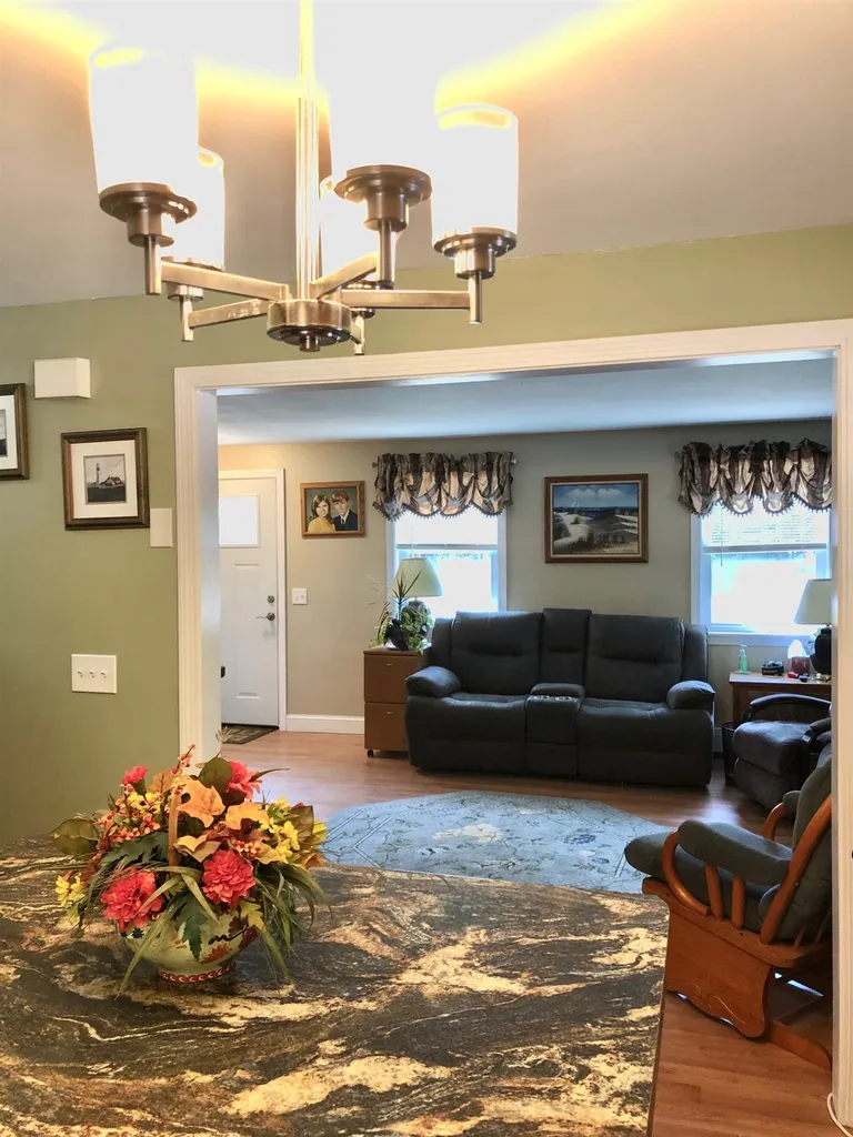 38 Mo Sett Avenue Goffstown NH 03045
