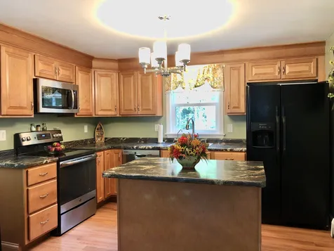 38 Mo Sett Avenue Goffstown NH 03045
