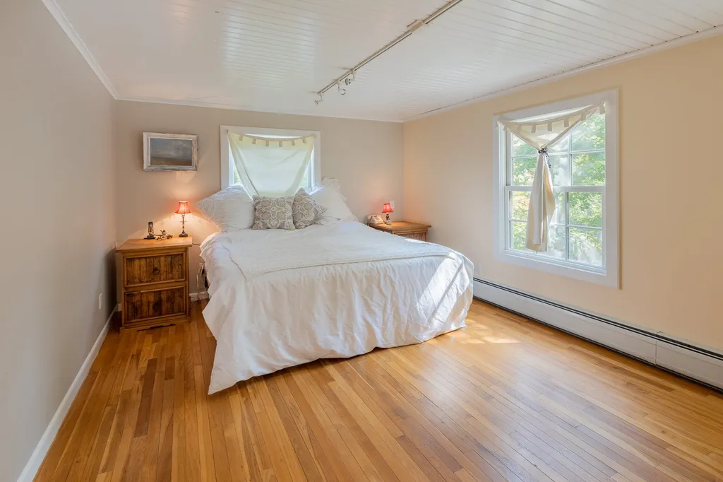 9295 Pomfret Road Pomfret VT 05053