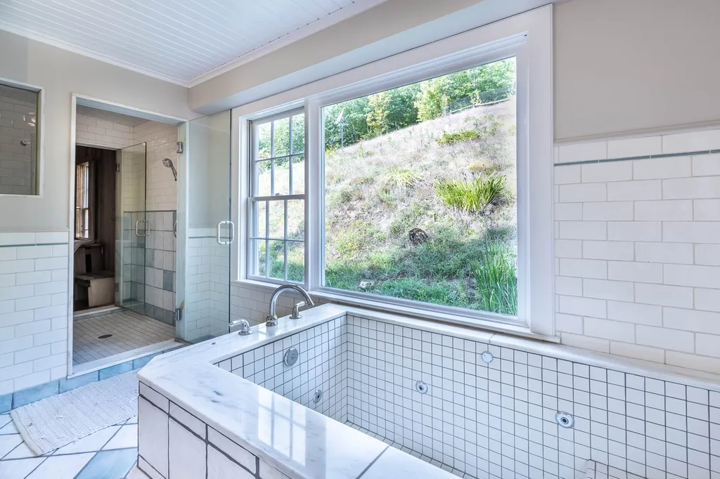 9295 Pomfret Road Pomfret VT 05053