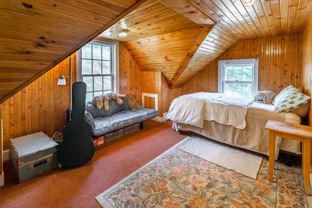 9295 Pomfret Road Pomfret VT 05053