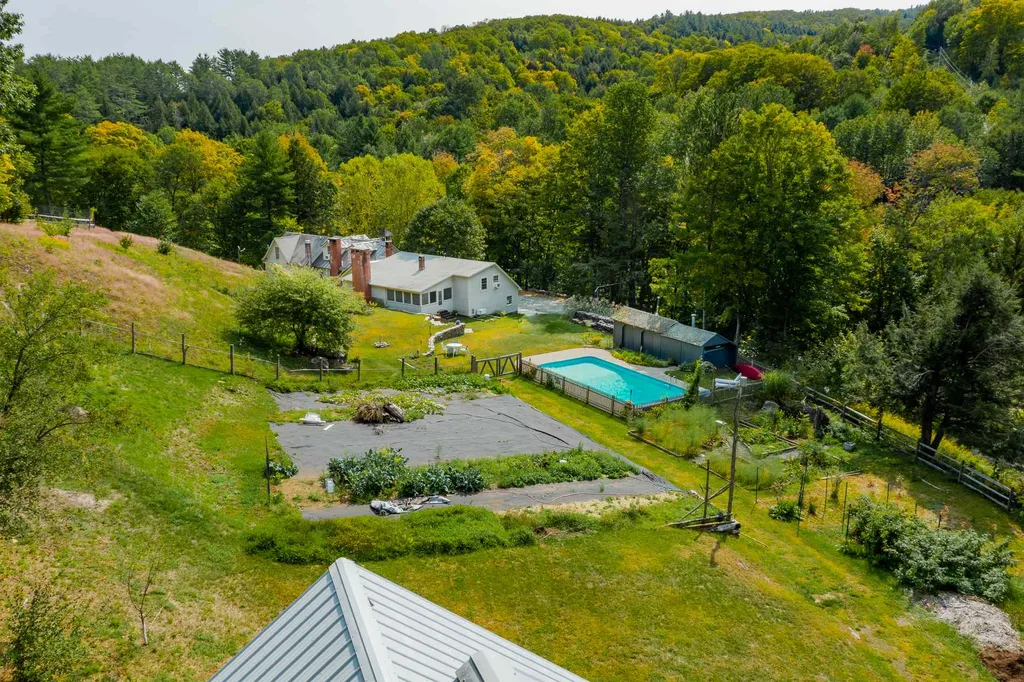 9295 Pomfret Road Pomfret VT 05053