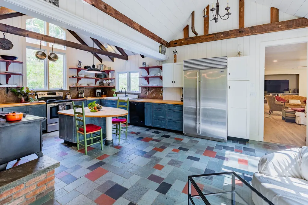 9295 Pomfret Road Pomfret VT 05053