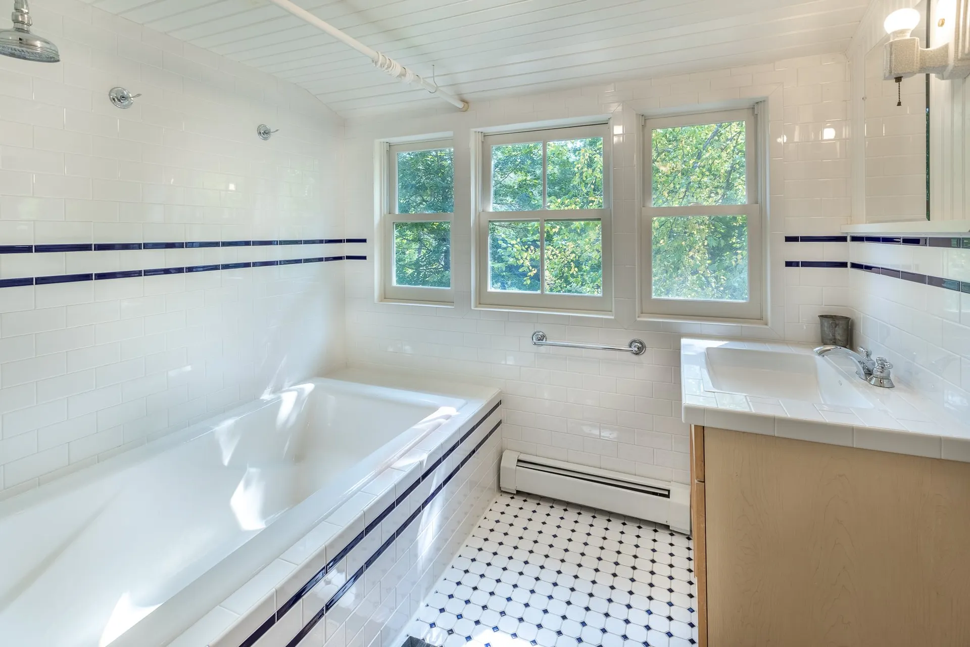 9295 Pomfret Road Pomfret VT 05053