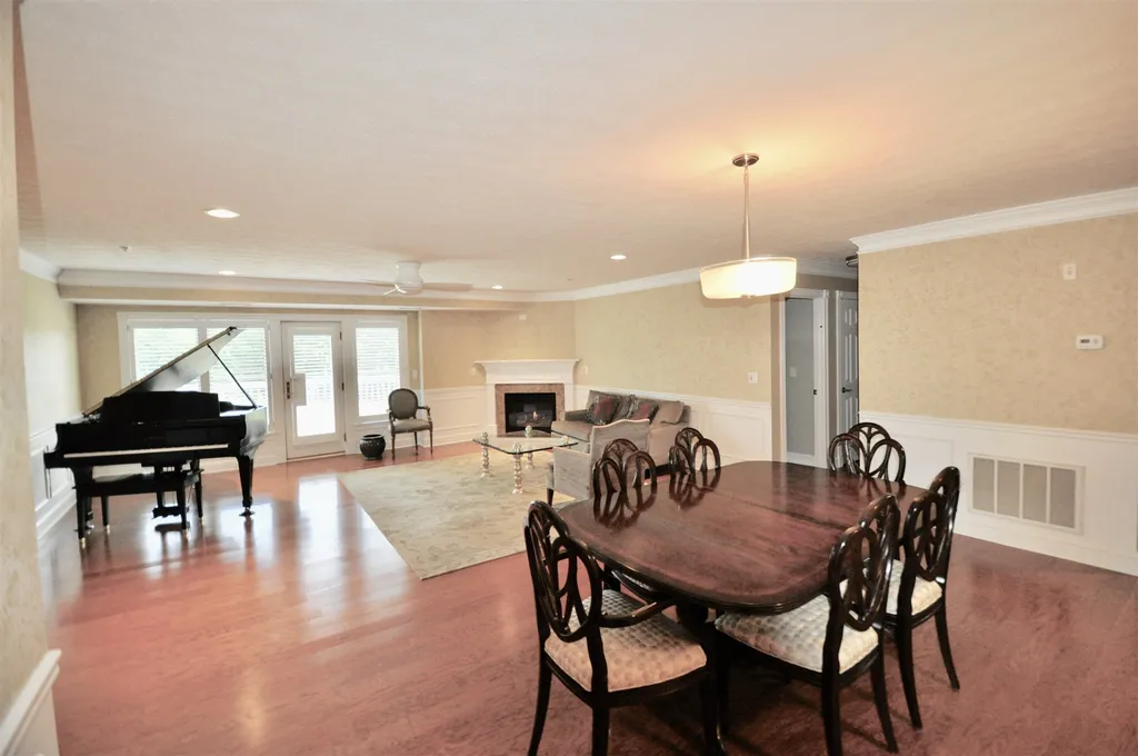 14 Mountain Laurels Drive Nashua NH 03062