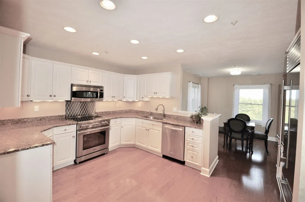 14 Mountain Laurels Drive Nashua NH 03062