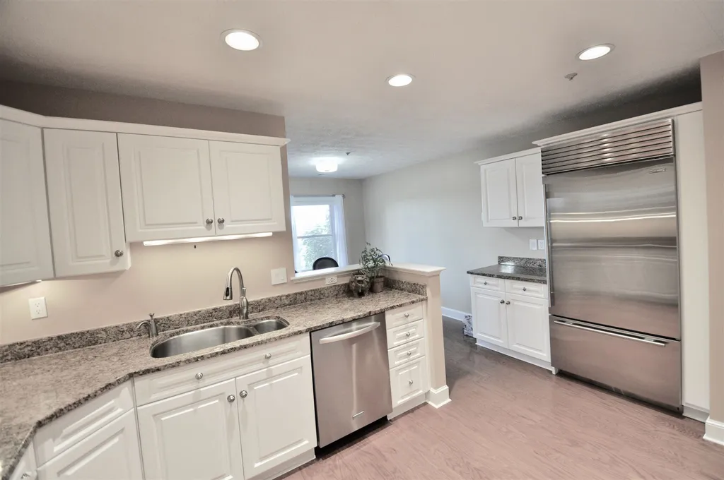 14 Mountain Laurels Drive Nashua NH 03062