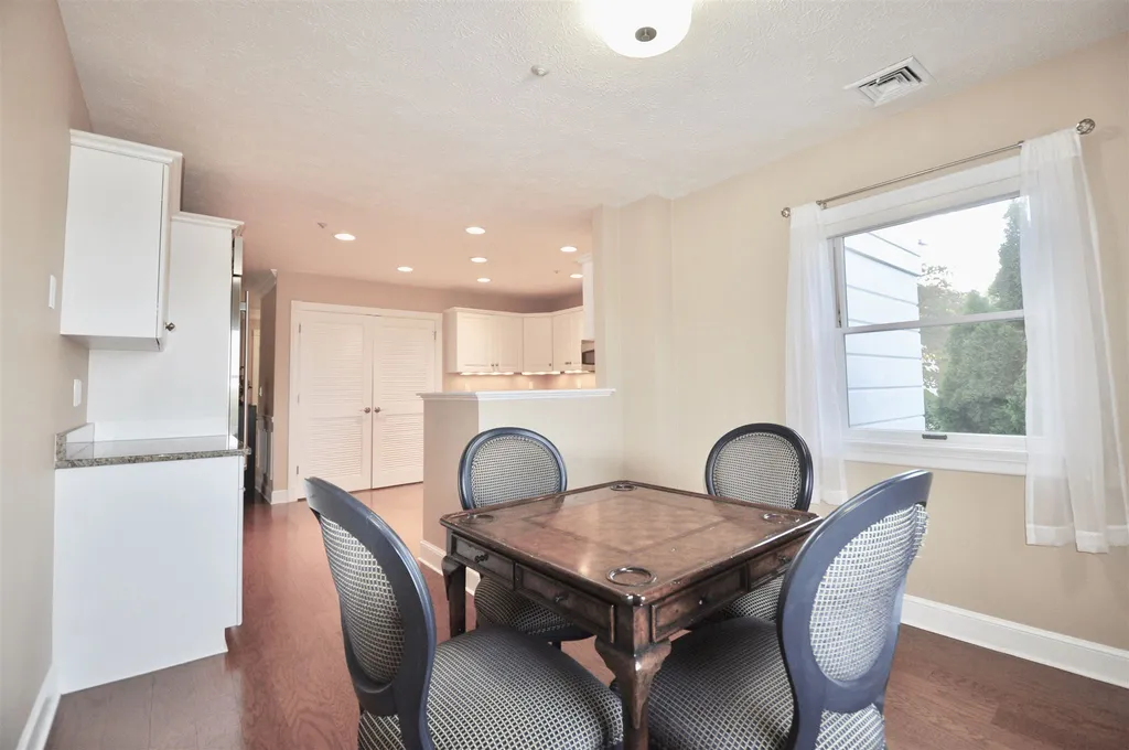 14 Mountain Laurels Drive Nashua NH 03062