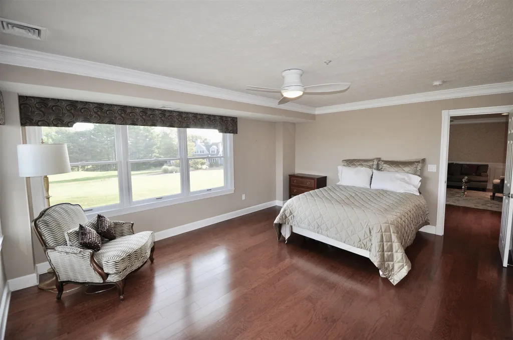 14 Mountain Laurels Drive Nashua NH 03062