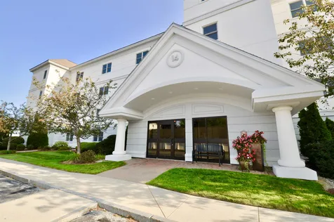 14 Mountain Laurels Drive Nashua NH 03062