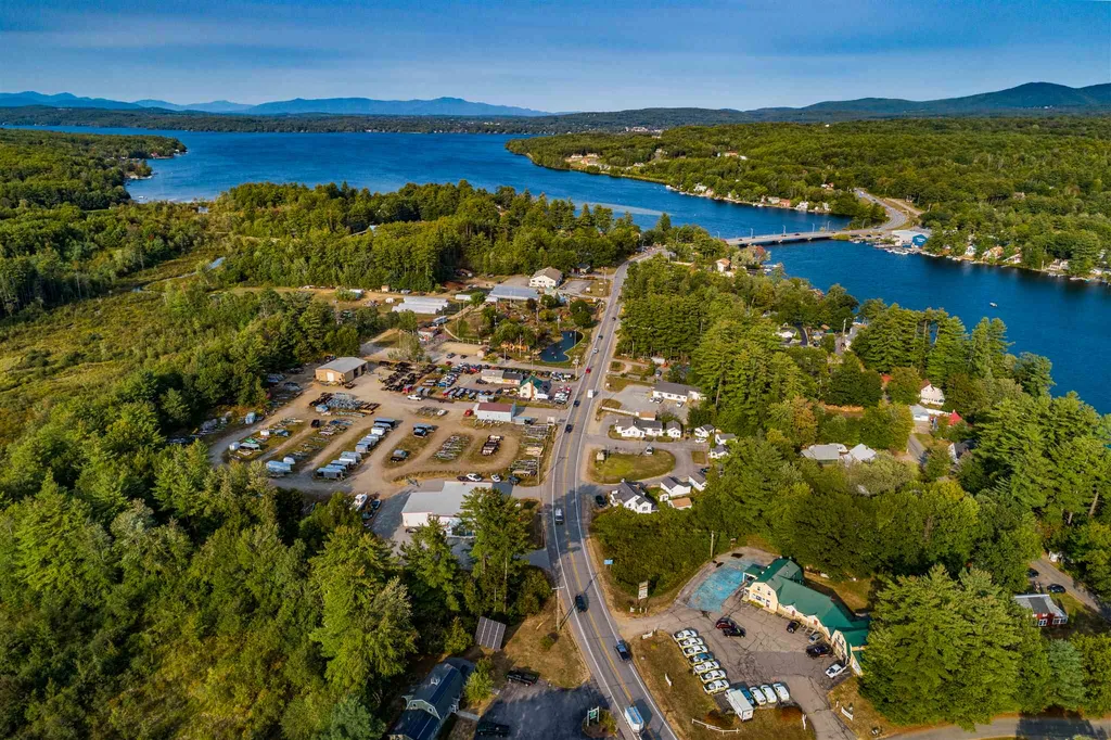 957 Laconia Road Tilton NH 03276