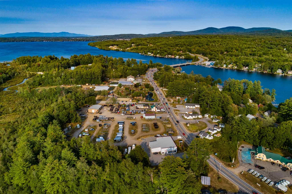 957 Laconia Road Tilton NH 03276