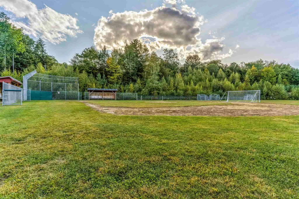 115 Hartford Brook Road Deerfield NH 03037