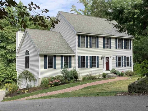128 Appletree Road Auburn NH 03032