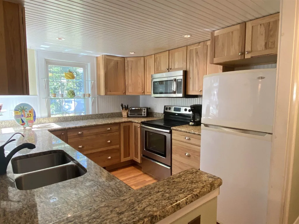 135 Raymond Road Colchester VT 05446