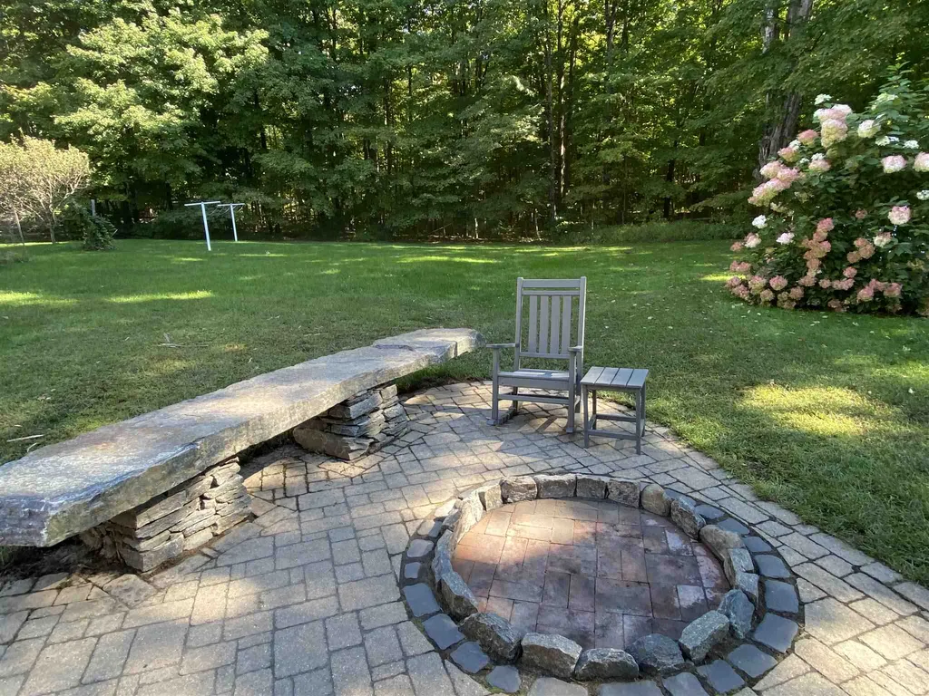 135 Raymond Road Colchester VT 05446