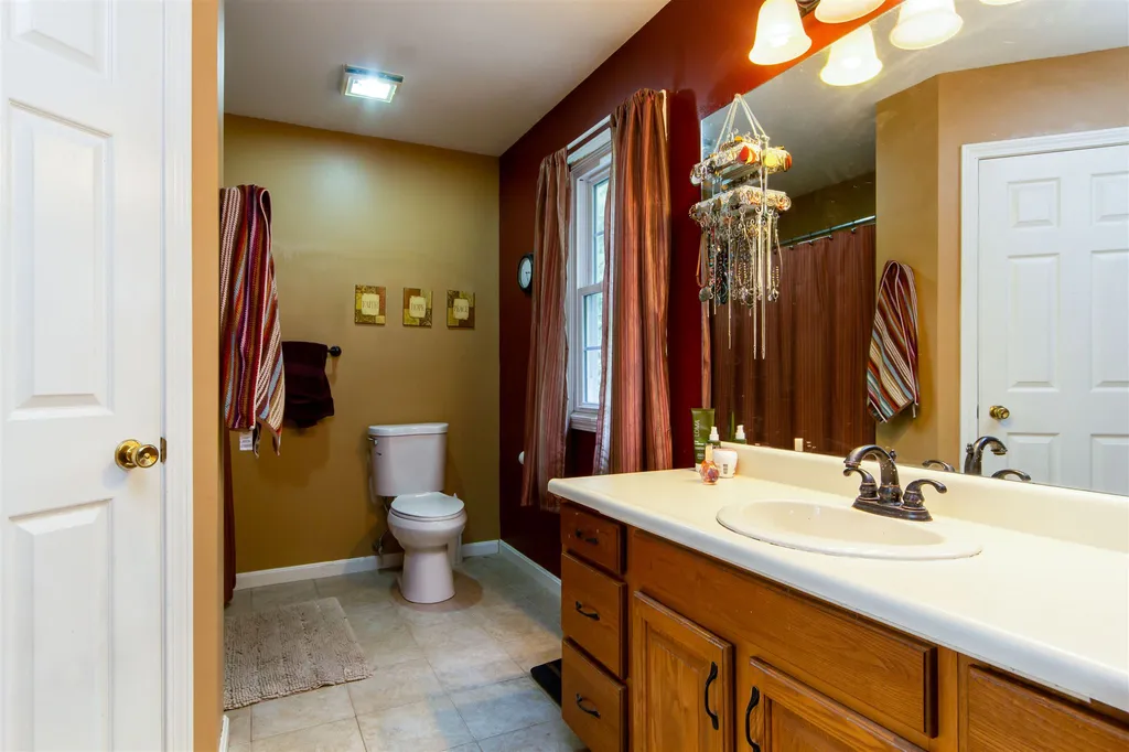 27 Aspen Drive Essex VT 05452