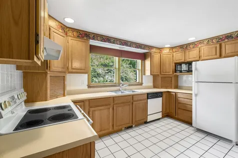 2 Taylor Court Peterborough NH 03458