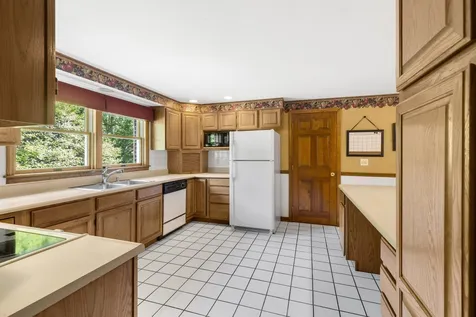 2 Taylor Court Peterborough NH 03458