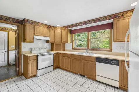 2 Taylor Court Peterborough NH 03458
