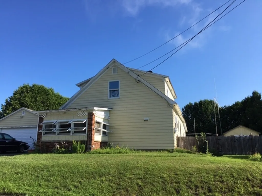 29 Edwards Street Colebrook NH 03576
