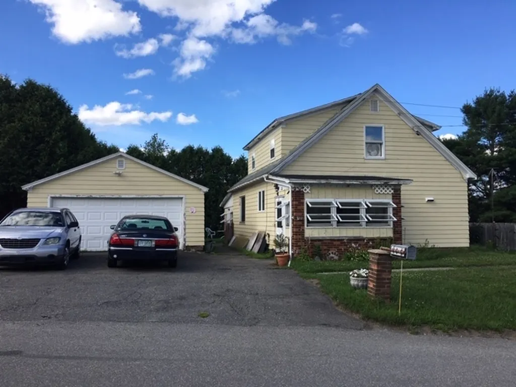 29 Edwards Street Colebrook NH 03576