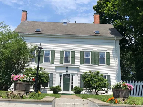 16 Love Lane Kittery ME 03904