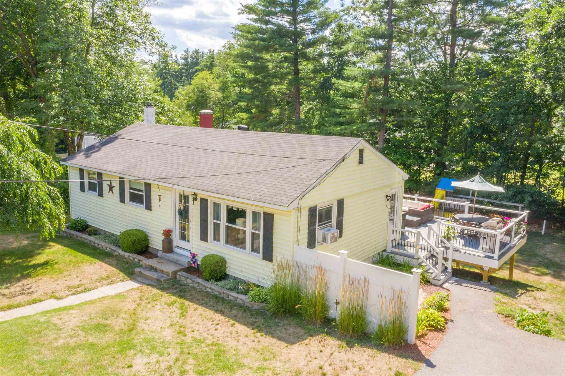 12 Pilgrim Avenue Merrimack NH 03054