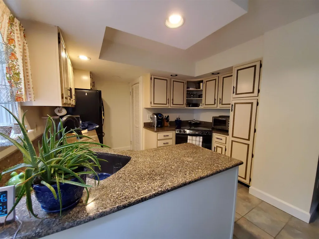 31 Mill Street Enfield NH 03748