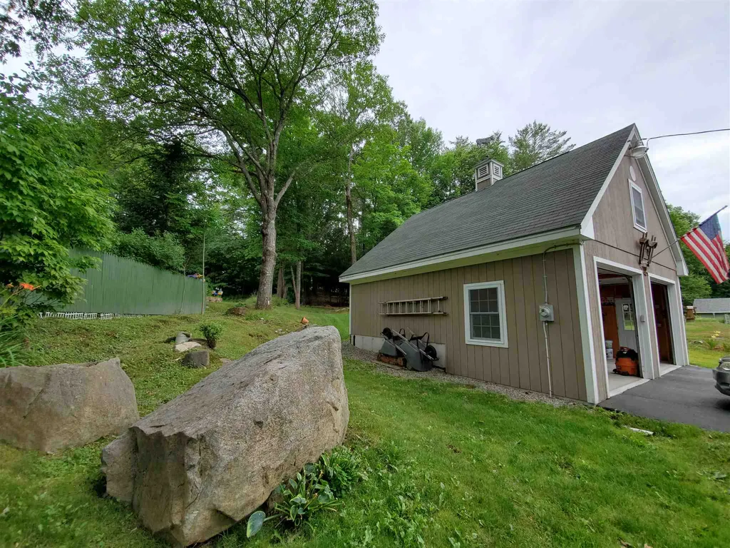 31 Mill Street Enfield NH 03748