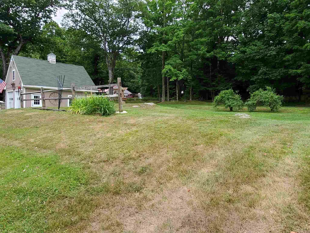 31 Mill Street Enfield NH 03748