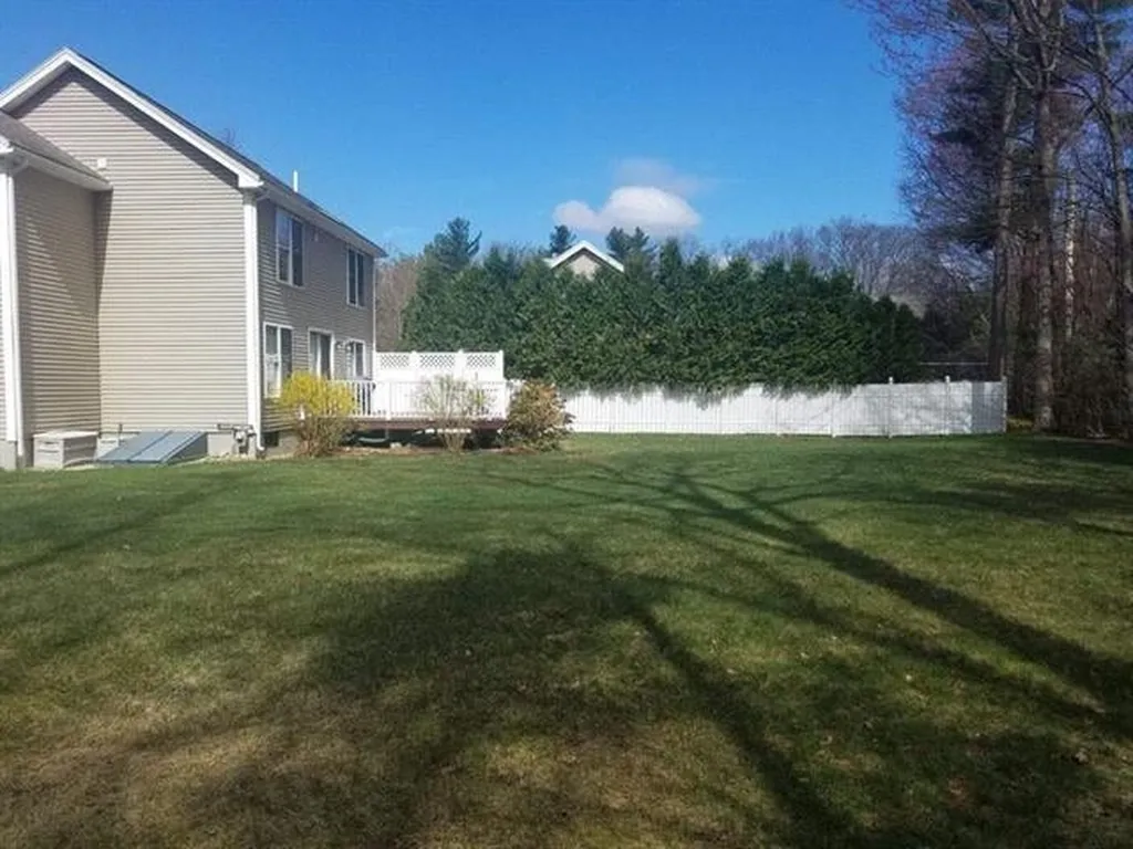 16 Devinne Drive Concord NH 03301