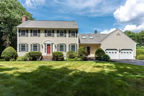 11 Bayberry Court Bedford NH 03110