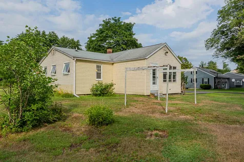 26 Cross Road Rochester NH 03868
