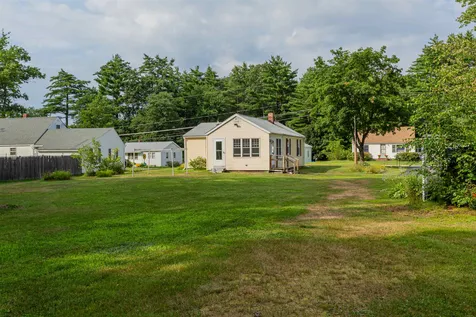 26 Cross Road Rochester NH 03868