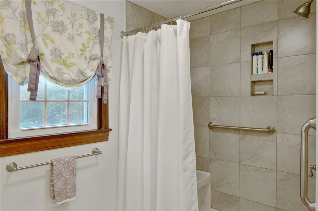 11 Jennifer Lane Jaffrey NH 03452