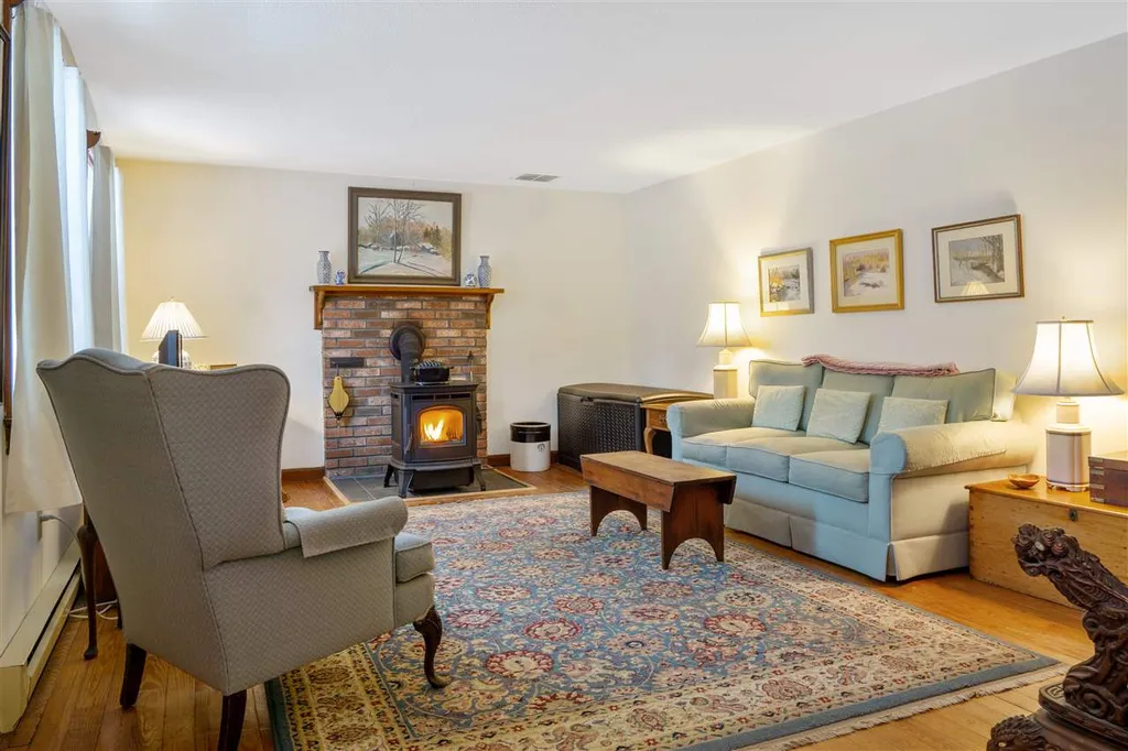 11 Jennifer Lane Jaffrey NH 03452