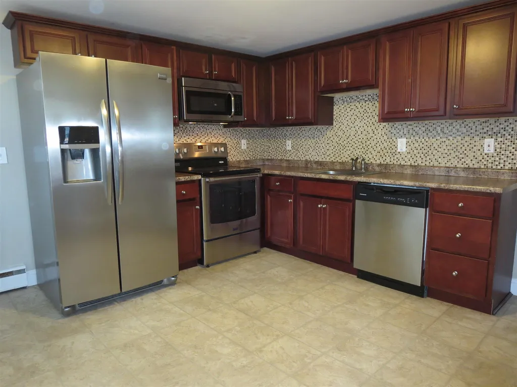 20 Manchester Street Nashua NH 03064