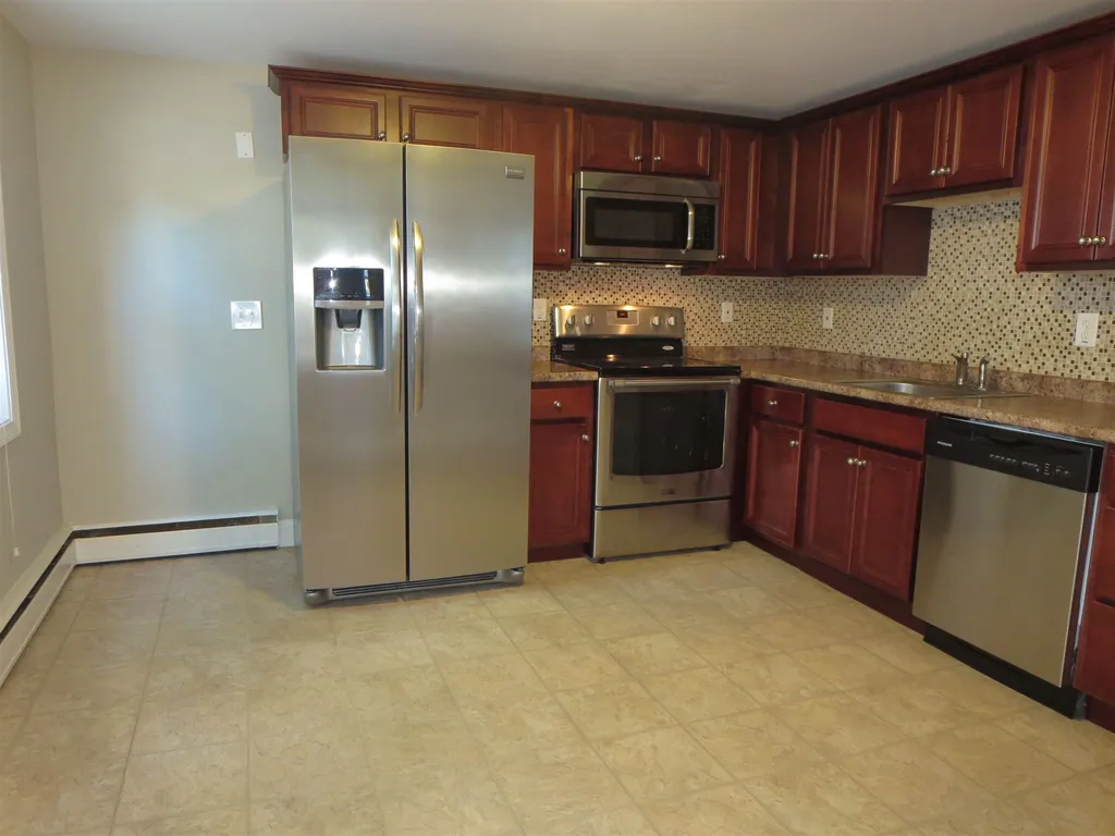 20 Manchester Street Nashua NH 03064