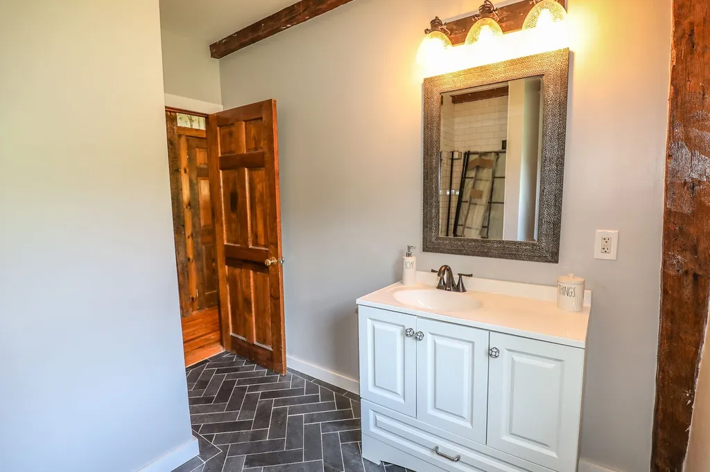 75 Mansion Road Dunbarton NH 03046